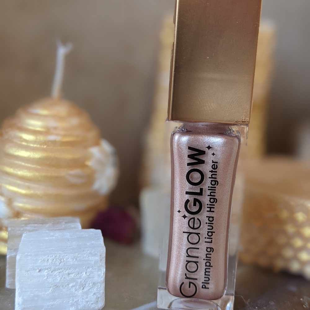 Plumping Liquid Highlighter